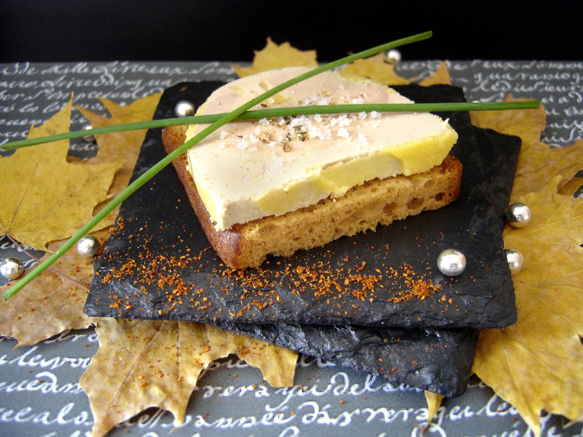 Imagen típica de la nouvelle cuisine. El foie gras es sabrosísimo a pesar de los cocineros postmodernos.