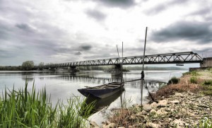 El puente de Saint Mathurin sobre el Loira, típica estampa del río más libre de Europa.